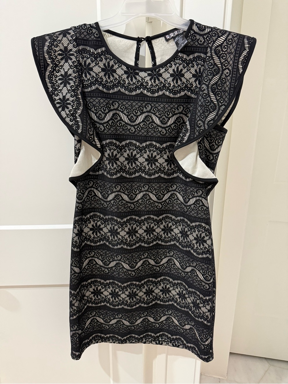 Black & Cream Lace Pattern Ruffle Sleeve Dress